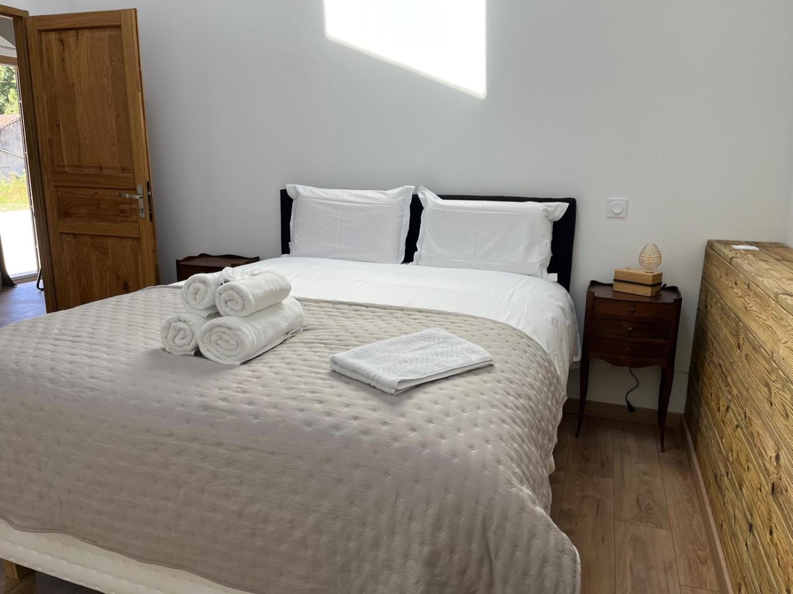 Fantastic Petit Beauval Hotel Saint-Sulpice-et-Cameyrac Bagian luar foto